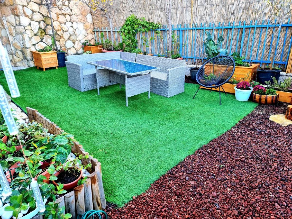Homestay Pleasant Cozy Sunny With Garden